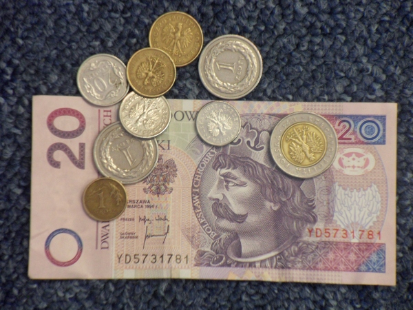 images/pieniadze banknoty i monety.JPG4ebc1.JPG